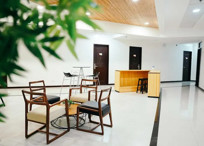 Travelbee Airport Inn